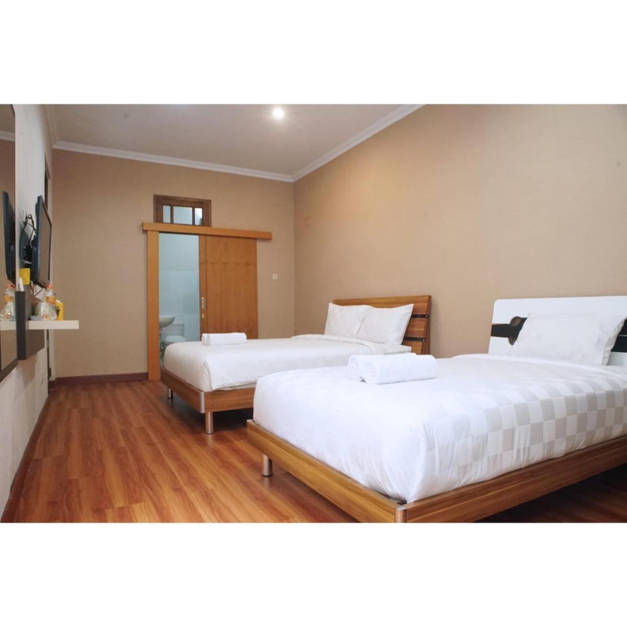 Omah Sastro 2 Hotel Jogjakarta Buitenkant foto